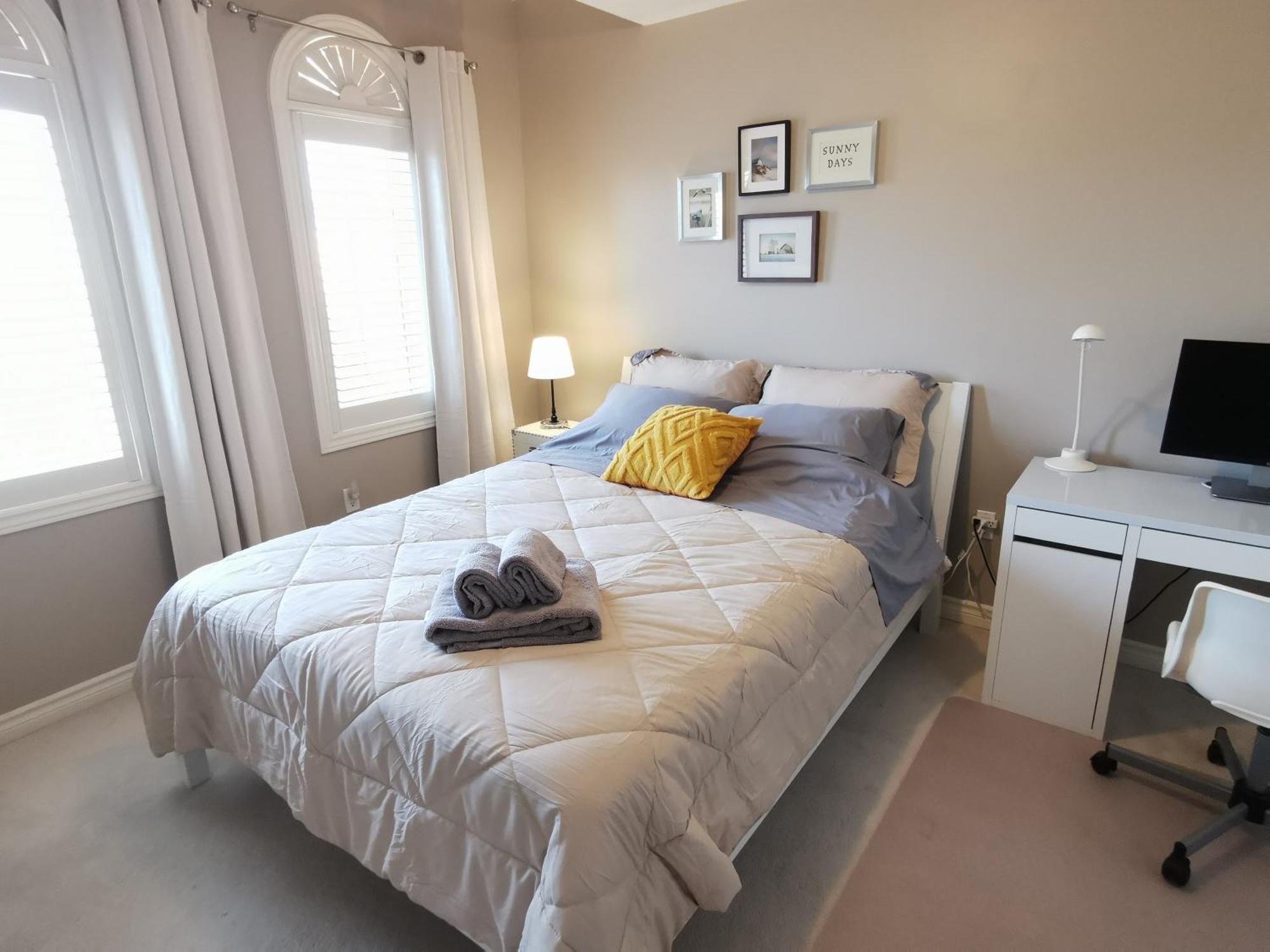 4 Bedroom 3 Washroom Charming Home In Markham With Warm Cozy Vibe Luaran gambar