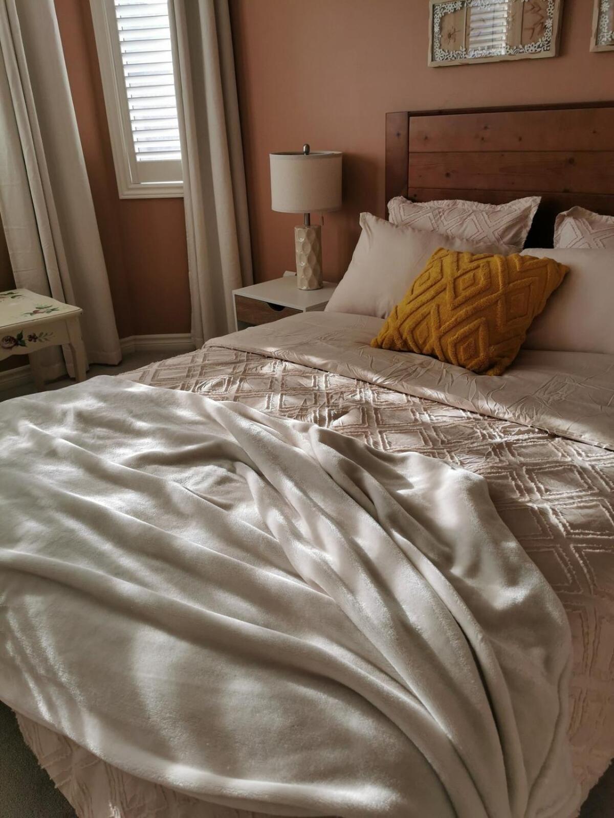 4 Bedroom 3 Washroom Charming Home In Markham With Warm Cozy Vibe Luaran gambar